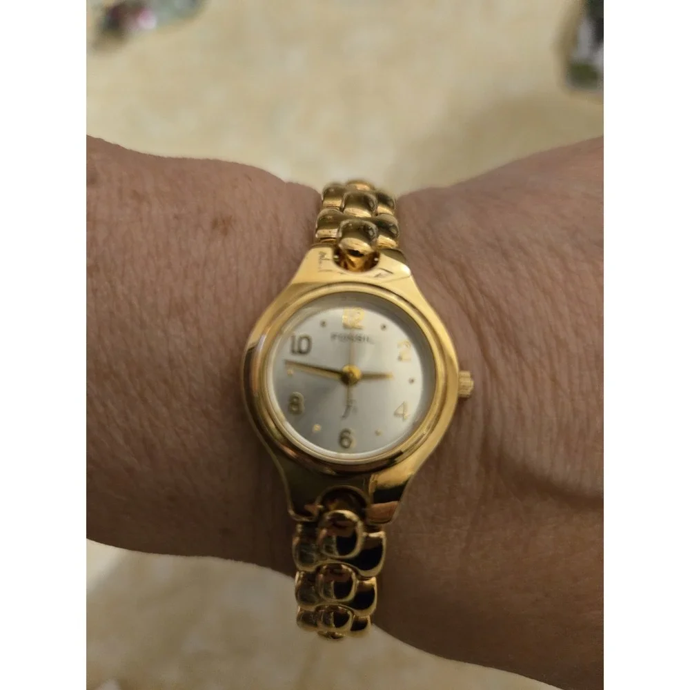 Fossil F2 Watch Women Gold Tone Silver Dial Water Resistant ES-8861 NEW